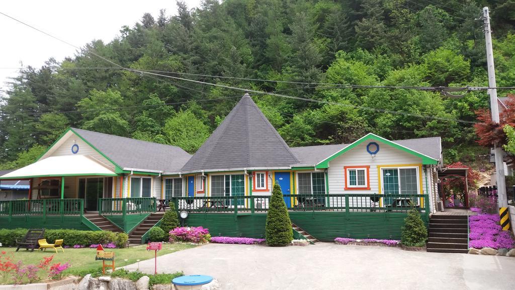 Charm Pension Gapyeong Bagian luar foto