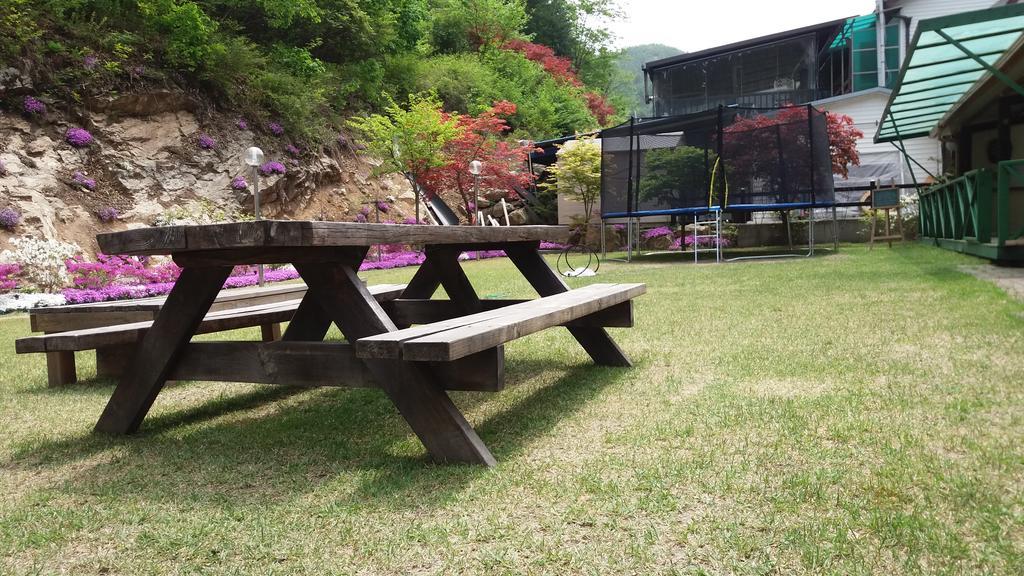 Charm Pension Gapyeong Bagian luar foto